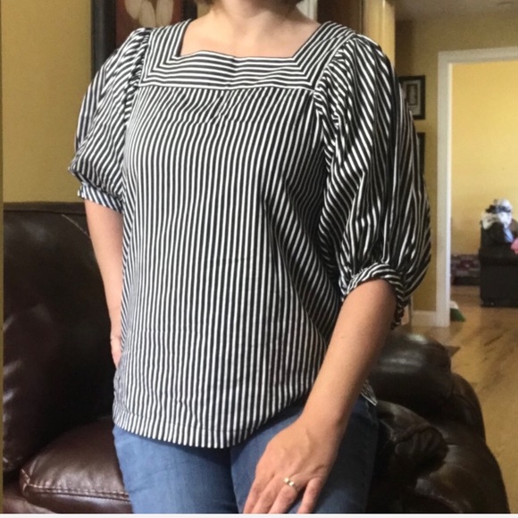 🎉3/$10 in bundle 🎉 Loft Black & White 3/4 Sleeve Top Small - Picture 5 of 5